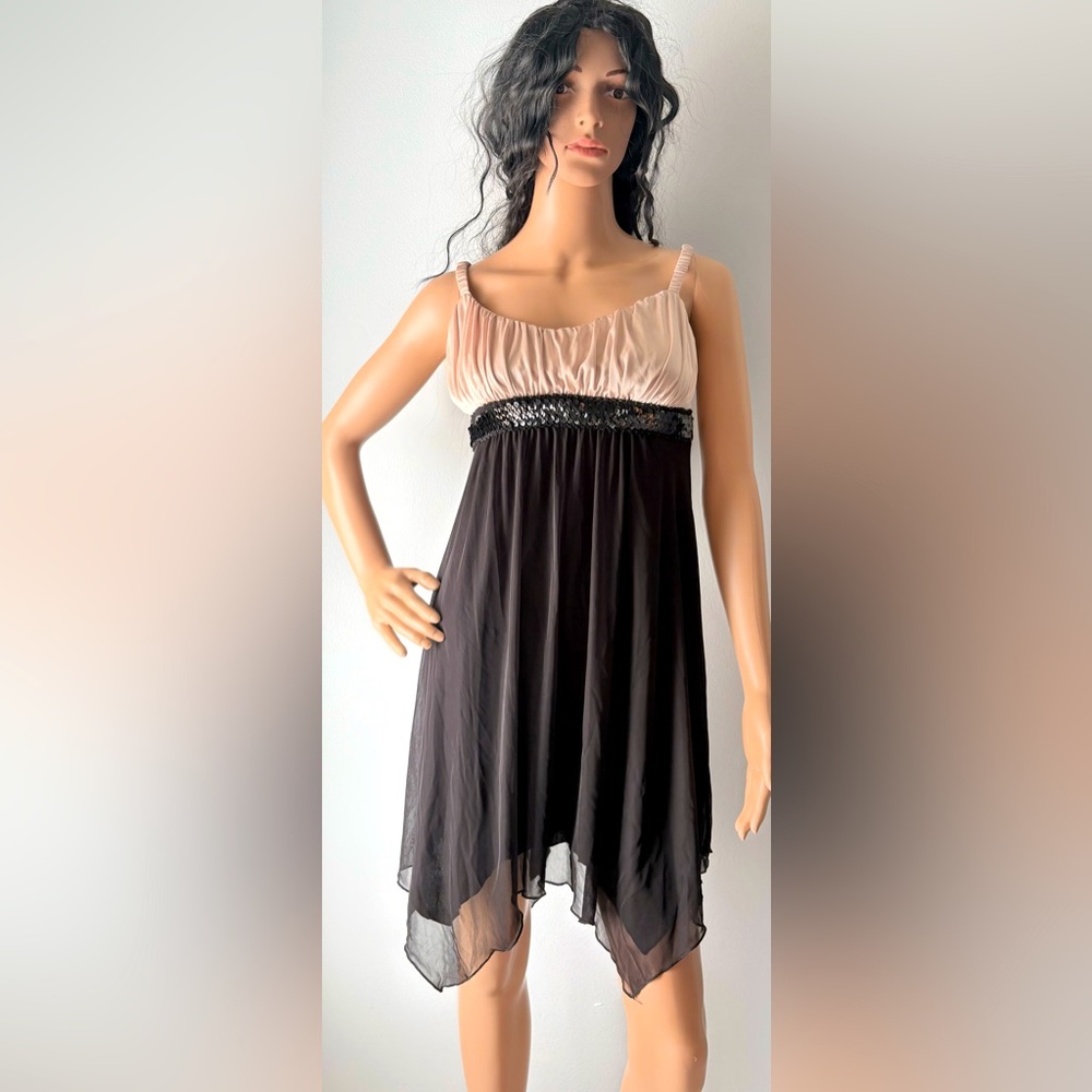 NWOT Sweet Storm black and cream sequin dress 
Fully lined in size Large
